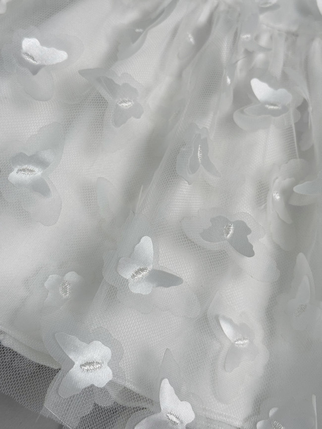 Нарядное белое платье, Бабочки