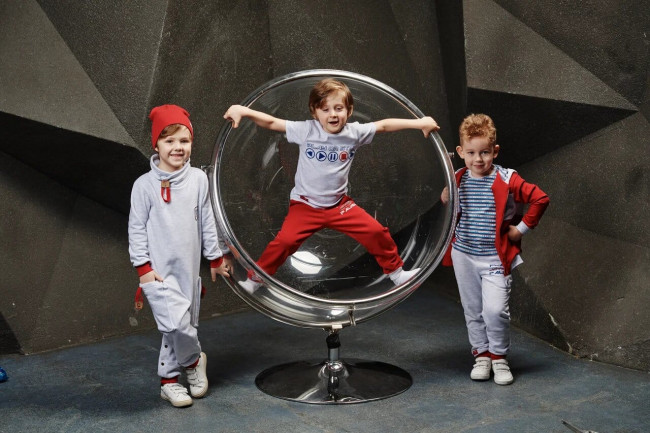 Толстовка детская, на молнии, красная, Больше пространства