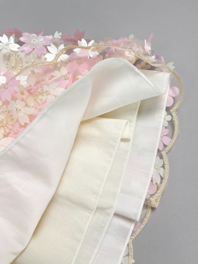 Длинное вечернее розовое платье, Фрейзии