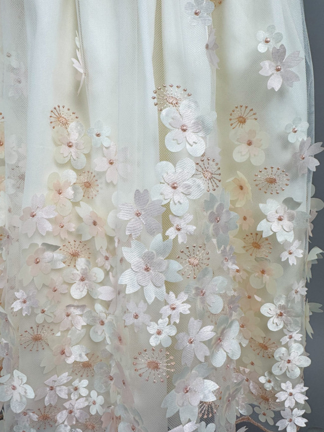 Длинное вечернее персиковое платье, Фрейзии Длинное вечернее персиковое платье, Фрейзии