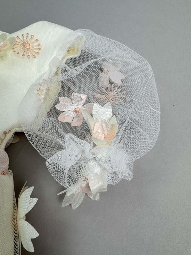 Короткое персиковое платье, Фрейзии