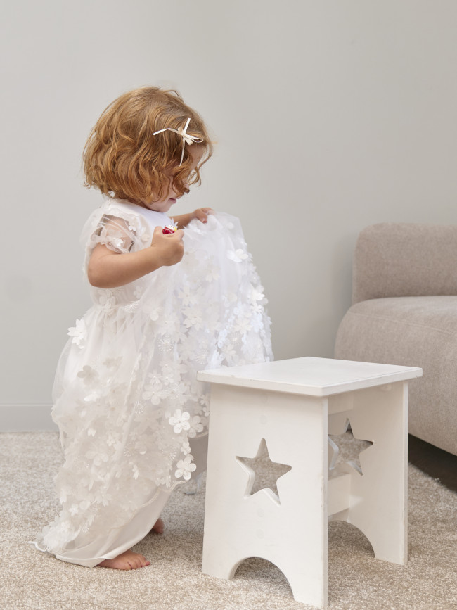 Длинное вечернее белое платье, Фрейзии