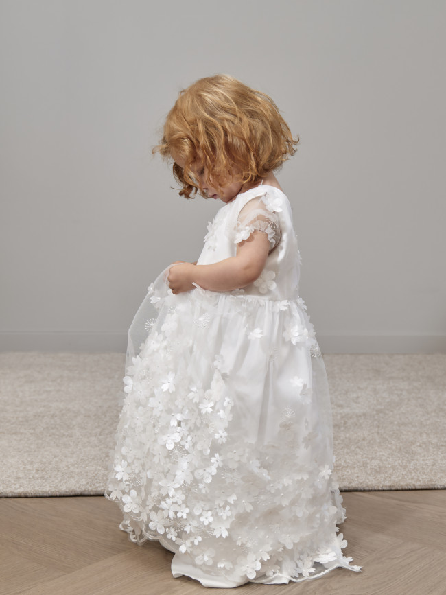 Длинное вечернее белое платье, Фрейзии