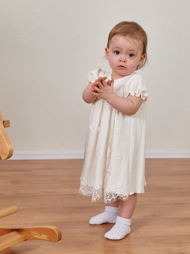 Нарядное молочное платье, Нежный букет с бабочками Нарядное молочное платье, Нежный букет с бабочками