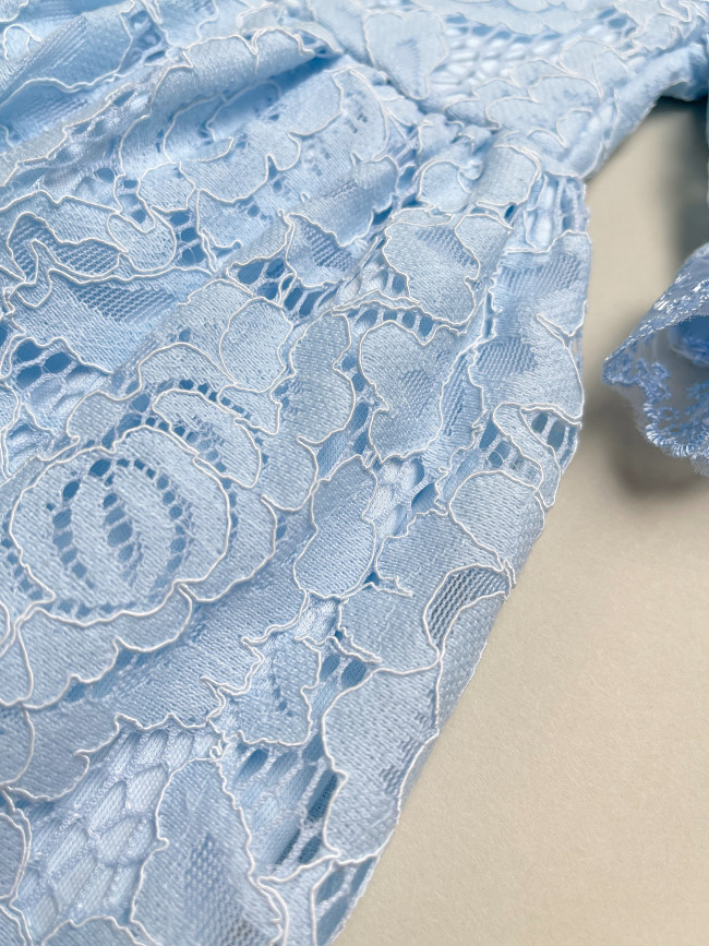 Нарядное детское платье, Цветущая роза, голубое