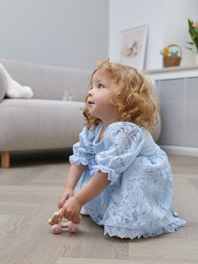 Нарядное детское платье, Цветущая роза, голубое