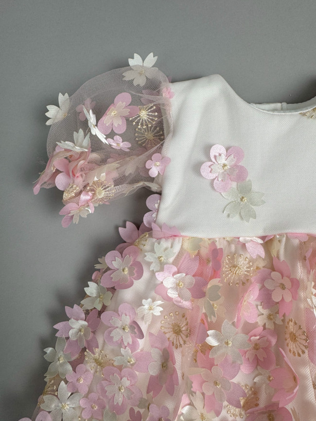 Короткое розовое платье, Фрейзии