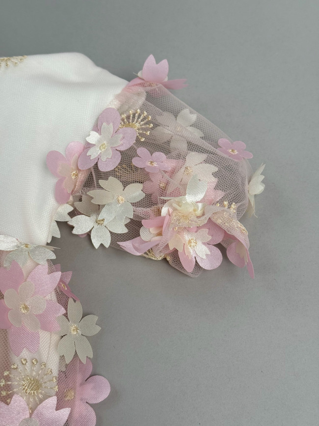 Короткое розовое платье, Фрейзии