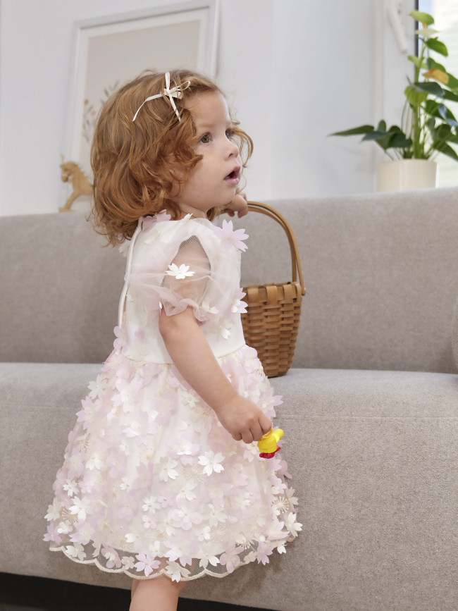 Короткое розовое платье, Фрейзии