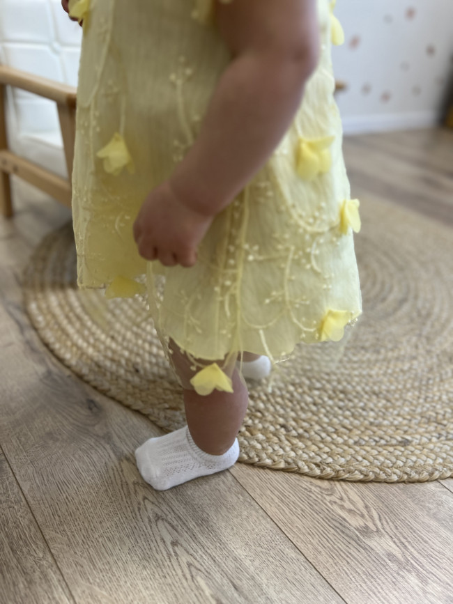 Нарядное желтое платье, Лютики