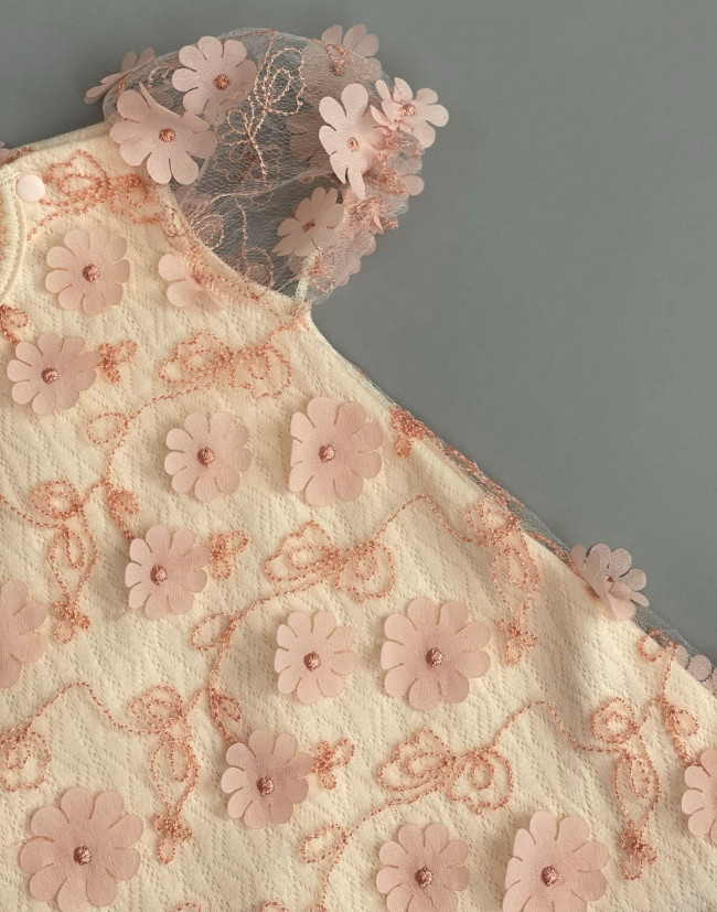 Нарядное персиковое платье, Ромашки