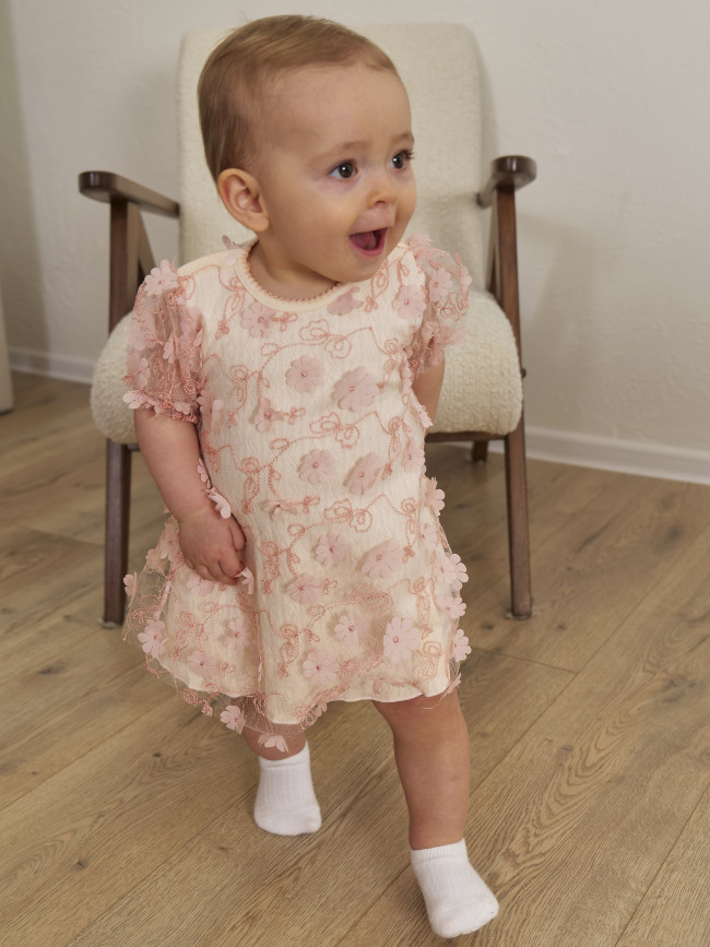 Нарядное персиковое платье, Ромашки