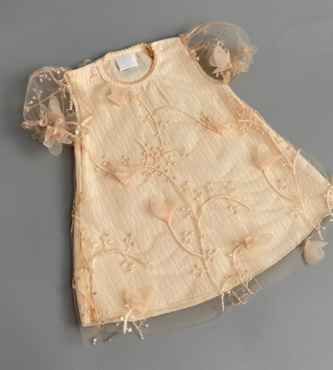 Нарядное персиковое платье, Лютики