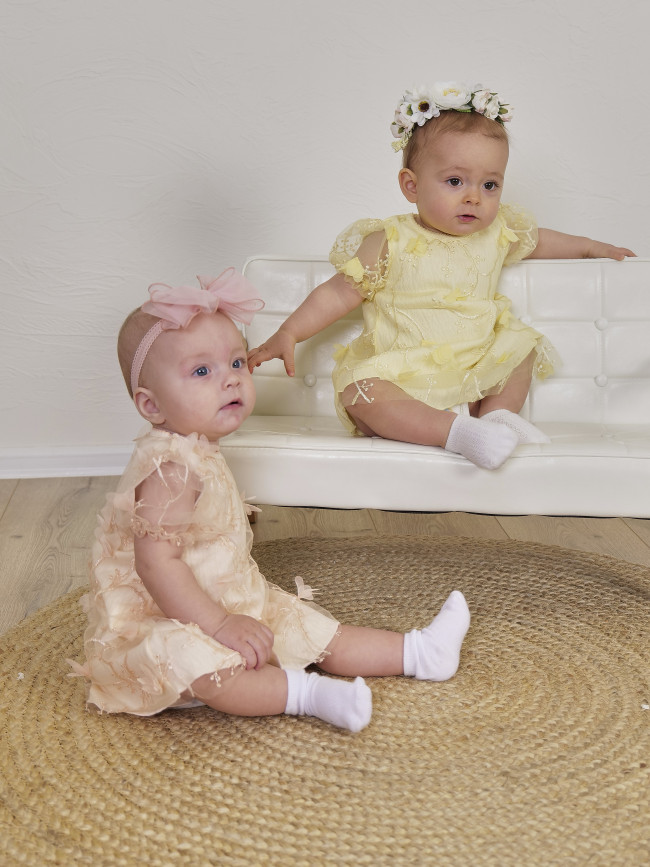 Нарядное персиковое платье, Лютики