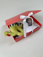 Комплект "Маленький джентльмен" (нагрудник + игрушка Динозавр)