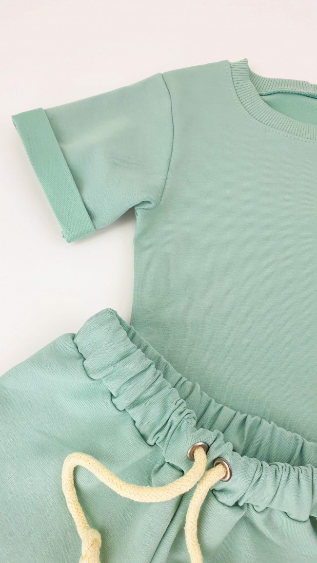 Костюм летний зеленый