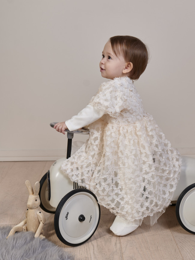 Нарядный комплект для девочки: комбинезон с пеньюаром, айвори, Ажурная клетка Нарядный комплект для девочки: комбинезон с пеньюаром, айвори, Ажурная клетка