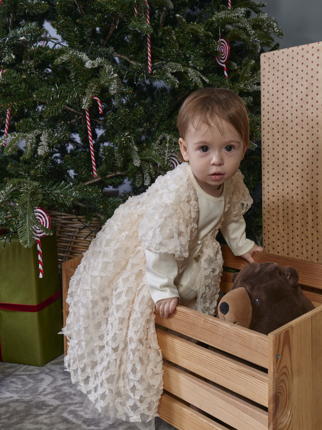 Нарядный комплект для девочки: комбинезон с пеньюаром, айвори, Ажурная клетка Нарядный комплект для девочки: комбинезон с пеньюаром, айвори, Ажурная клетка