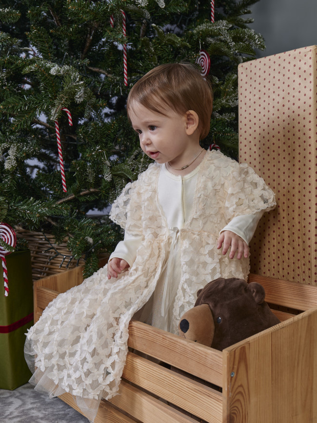 Нарядный комплект для девочки: комбинезон с пеньюаром, айвори, Ажурная клетка Нарядный комплект для девочки: комбинезон с пеньюаром, айвори, Ажурная клетка