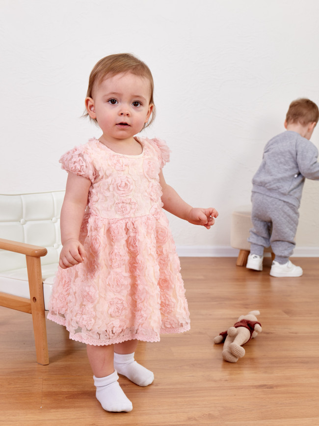 Нарядное розовое детское платье, Пышные розочки Нарядное розовое детское платье, Пышные розочки