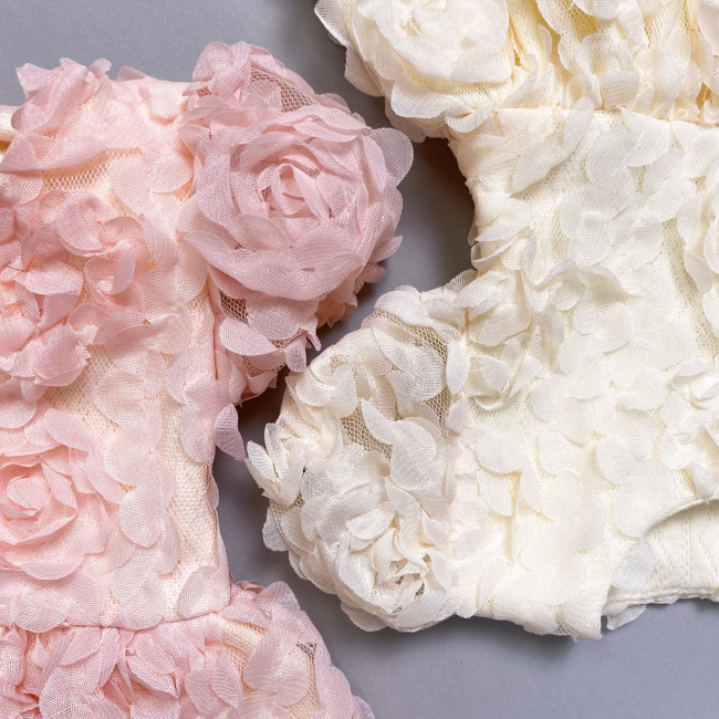 Нарядное желтое детское платье, Пышные розочки