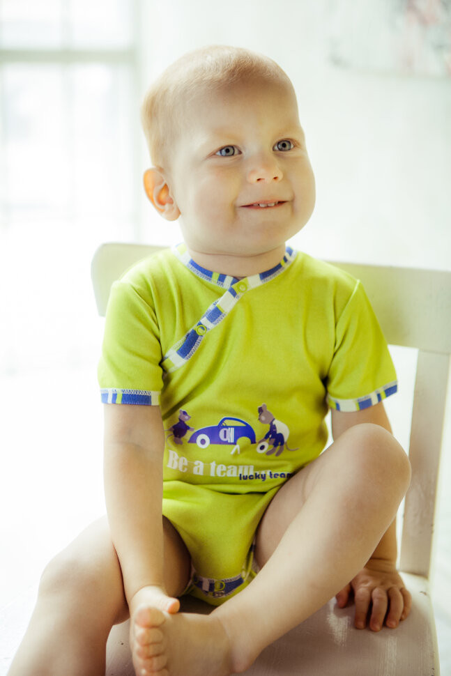 Боди детский с коротким рукавом, зеленый, коллекция Маленький гонщик Боди детский с коротким рукавом, зеленый, коллекция Маленький гонщик