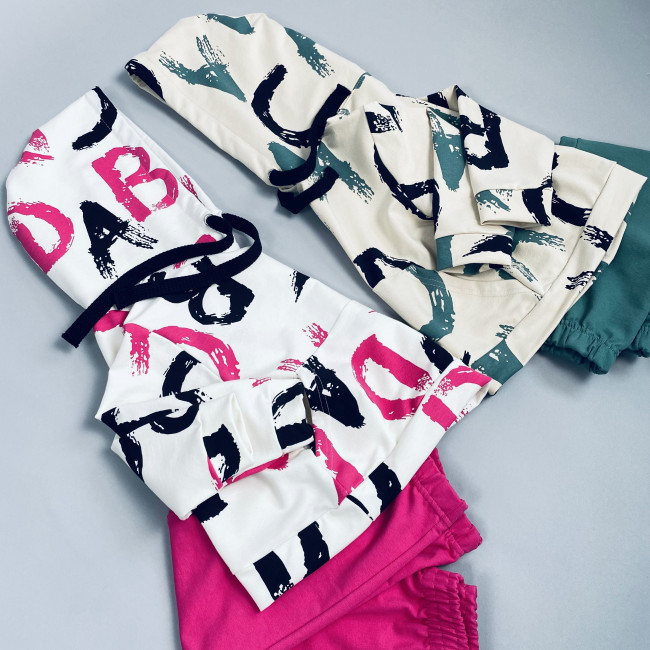 Костюм спортивный, зеленый, Граффити