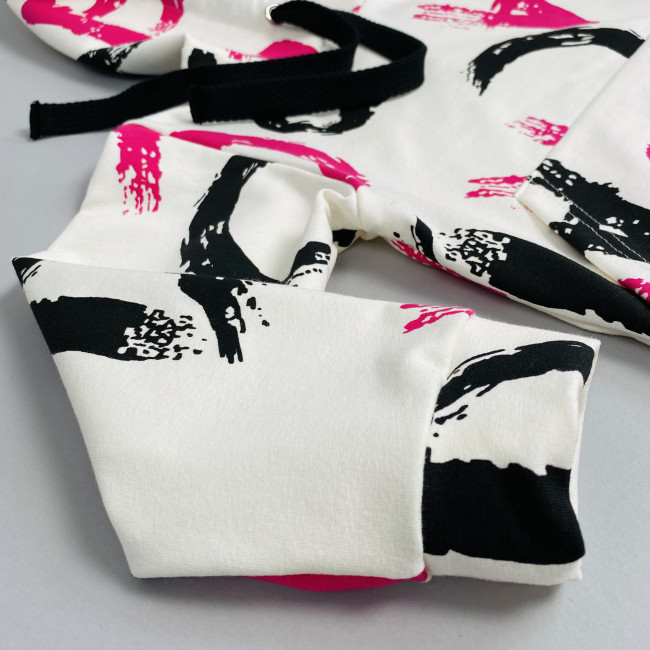 Костюм спортивный, розовый, Граффити