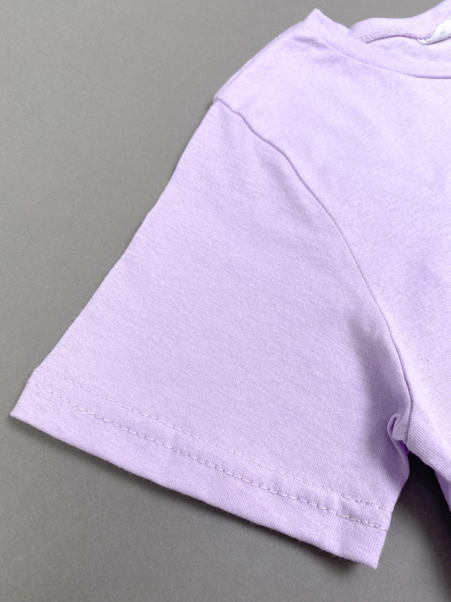 Комплект детских футболок, светло-сиреневая и фуксия Комплект детских футболок, светло-сиреневая и фуксия