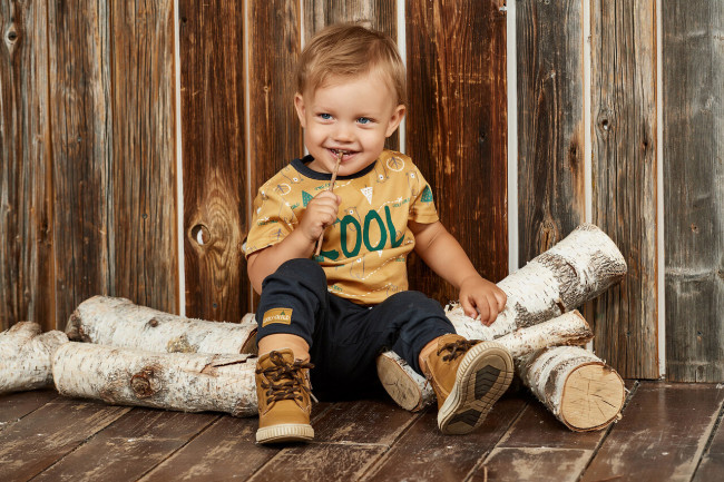 Футболка для мальчика, цветная, Зимние каникулы Футболка для мальчика, цветная, Зимние каникулы